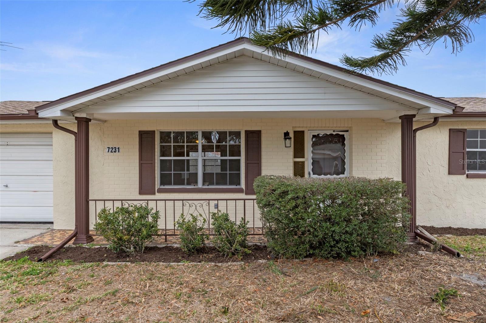 7231 OAK CREST DRIVE