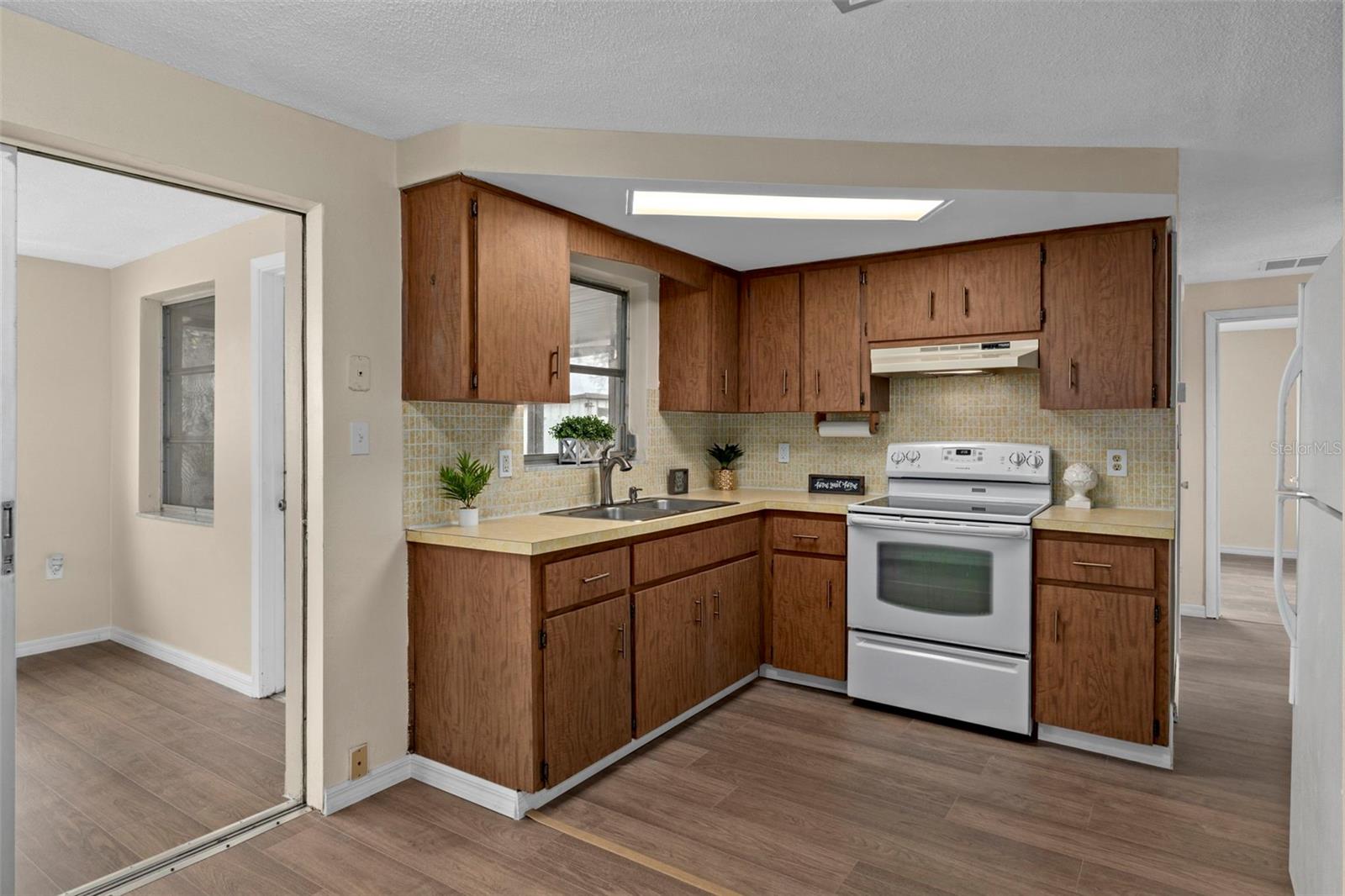 REGENCY PARK - Residential