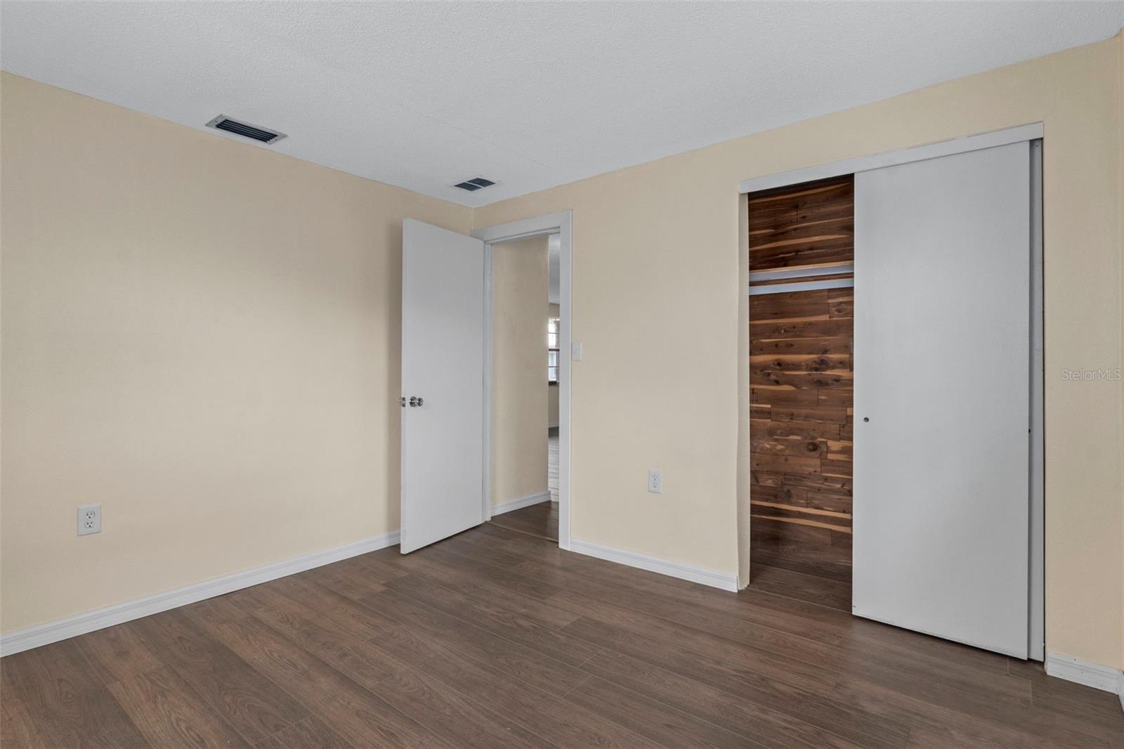 REGENCY PARK - Residential