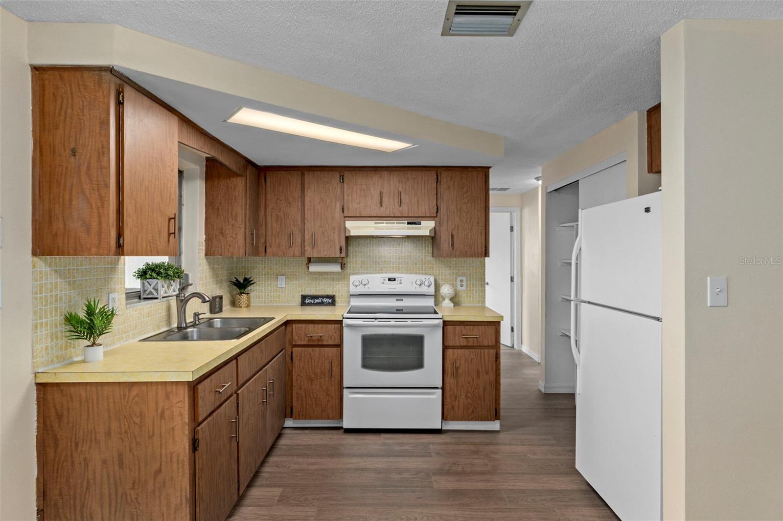 REGENCY PARK - Residential