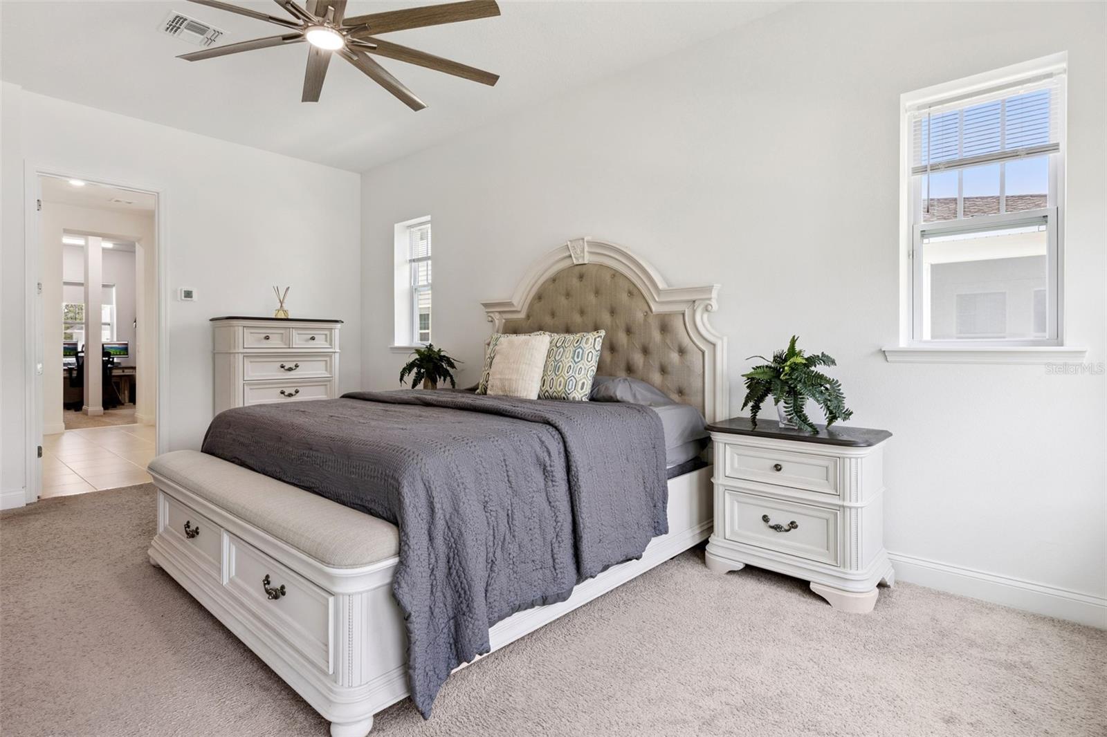 Oakland, Florida, 34787, United States, 5 Bedrooms Bedrooms, ,3 BathroomsBathrooms,Residential,Active,2045739