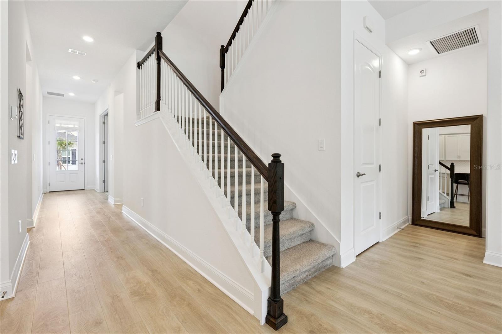 Oakland, Florida, 34787, United States, 5 Bedrooms Bedrooms, ,3 BathroomsBathrooms,Residential,Active,2045739