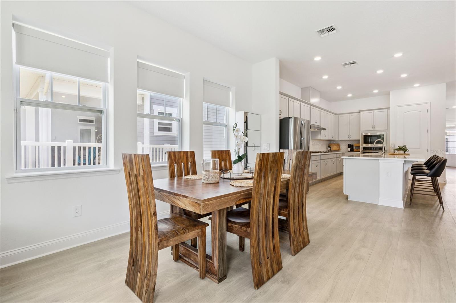 Oakland, Florida, 34787, United States, 5 Bedrooms Bedrooms, ,3 BathroomsBathrooms,Residential,Active,2045739