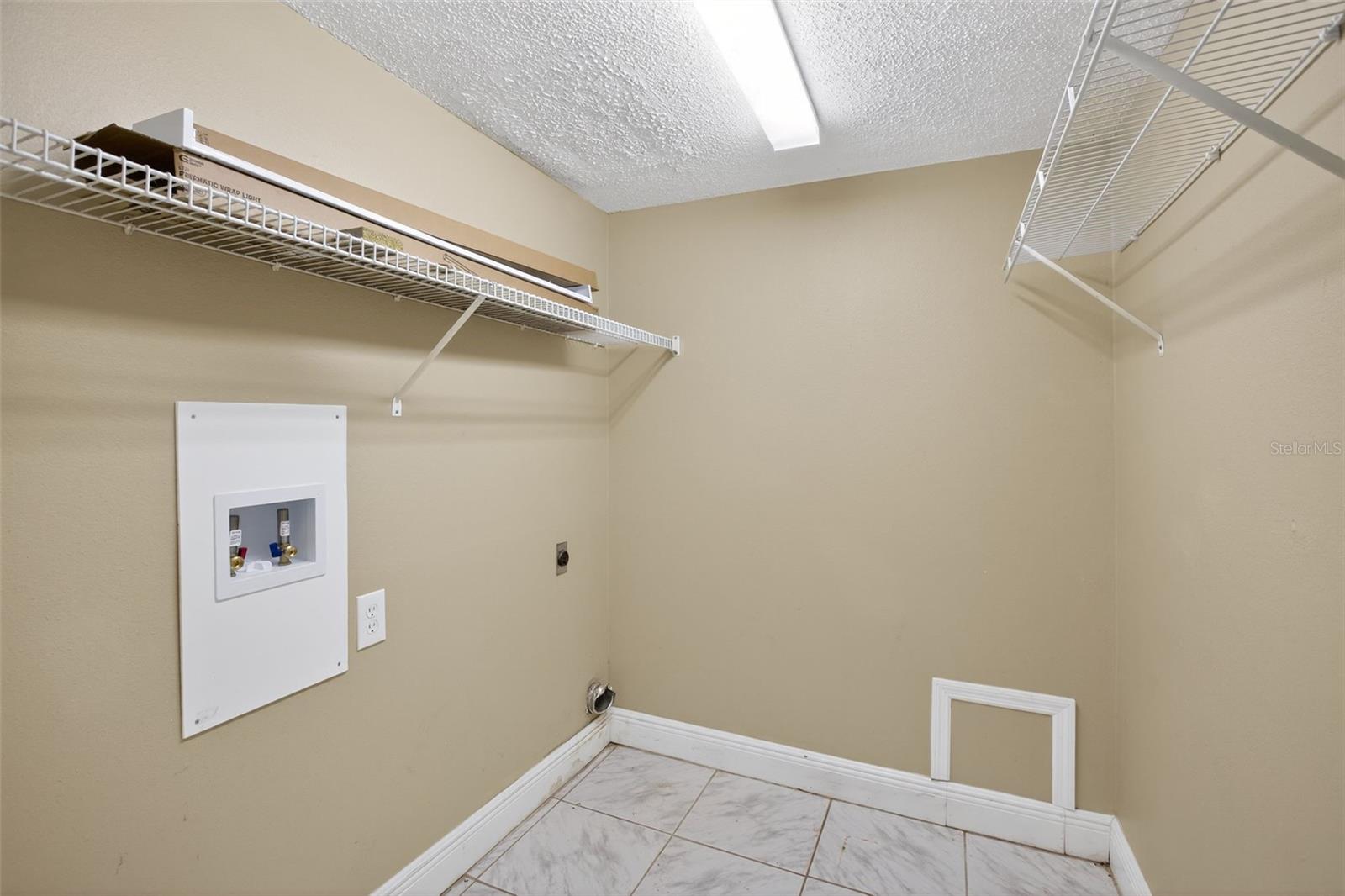COUNTRYWAY PRCL B TR 4 - Residential
