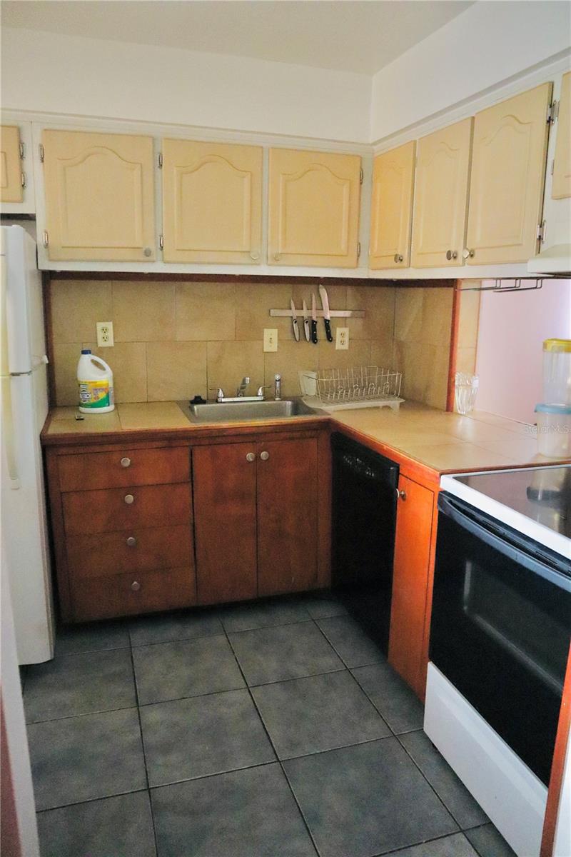 OAK SHADOWS CONDO - Residential