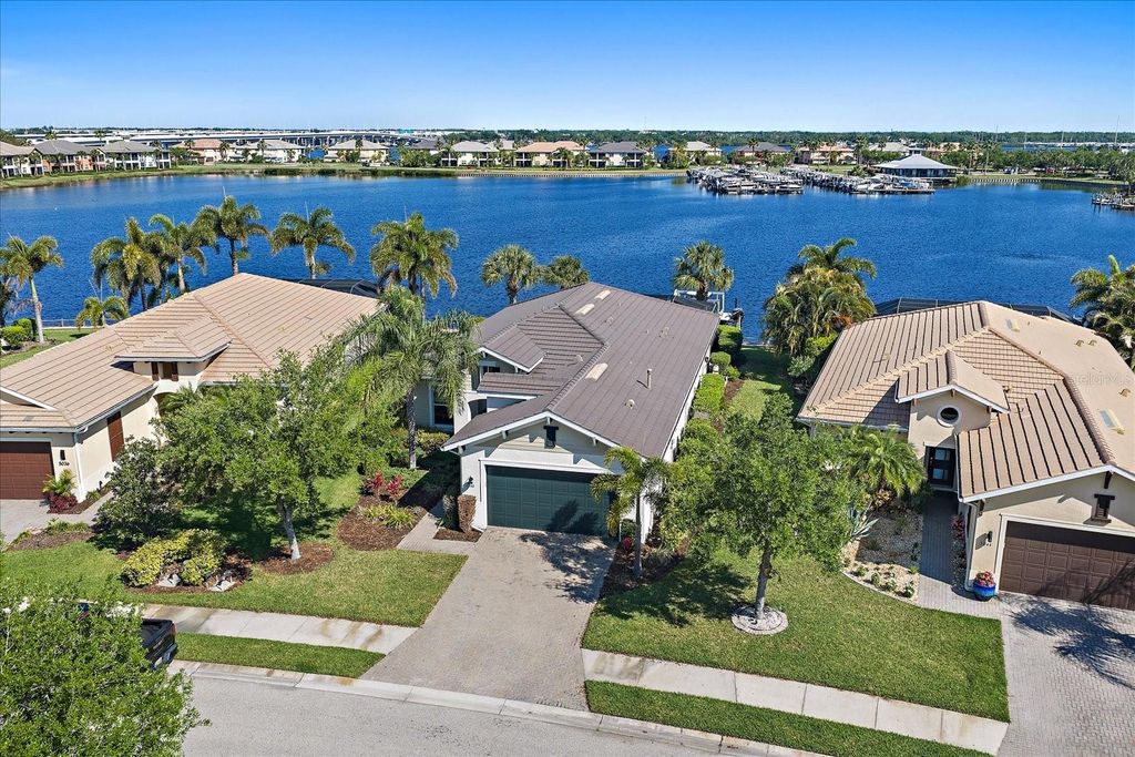 Photo of 5040 Lake Overlook Avenue, Bradenton, FL 34208 (MLS # A4688166)