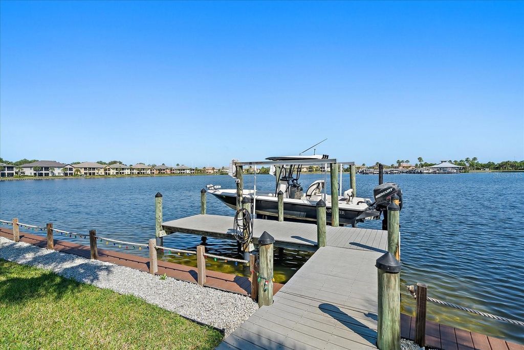 Photo of 5040 Lake Overlook Avenue, Bradenton, FL 34208 (MLS # A4688166)