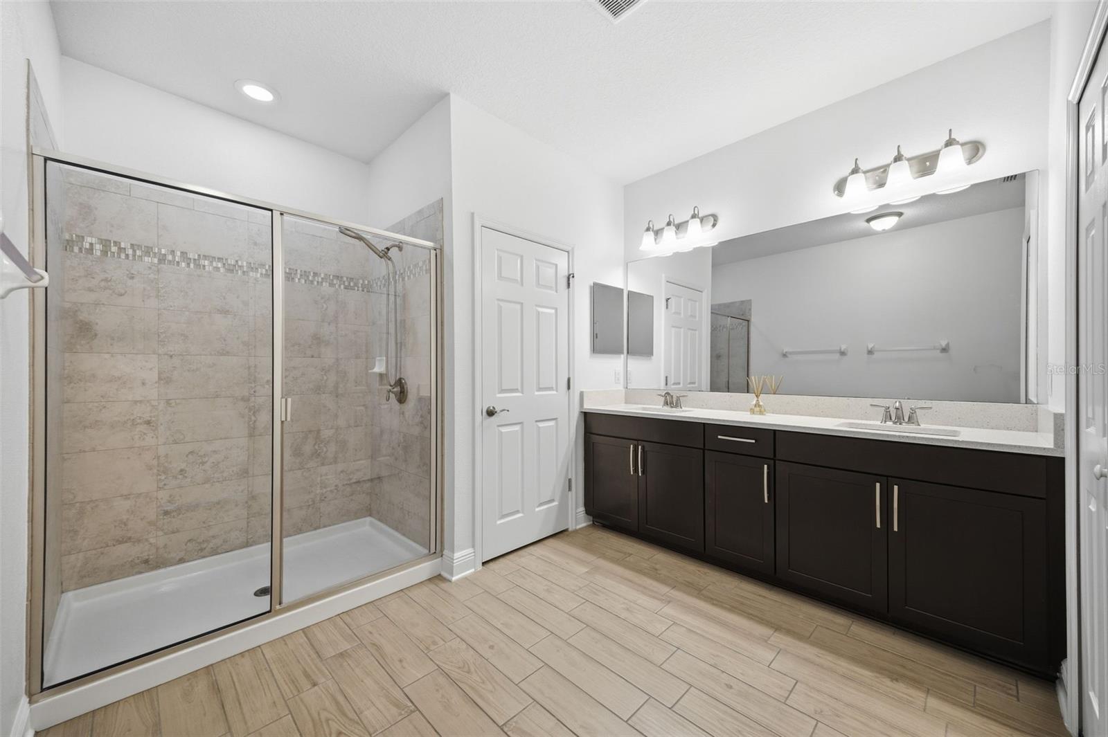 WEST LAKE TWNHMS PH 2 - Residential