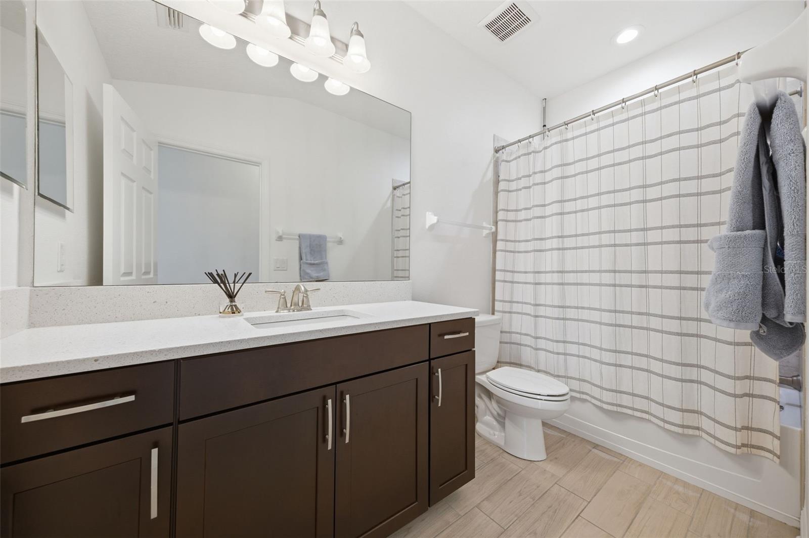 WEST LAKE TWNHMS PH 2 - Residential