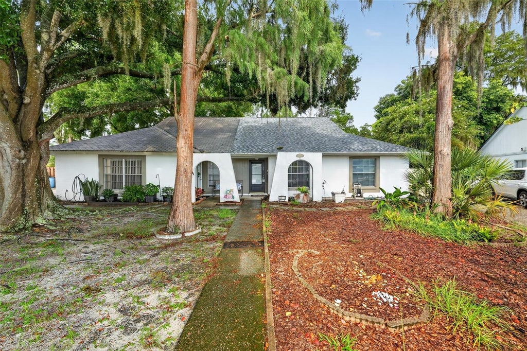 Photo of 3205 Laurel Dale Drive, Tampa, FL 33618 (MLS # O6425108)