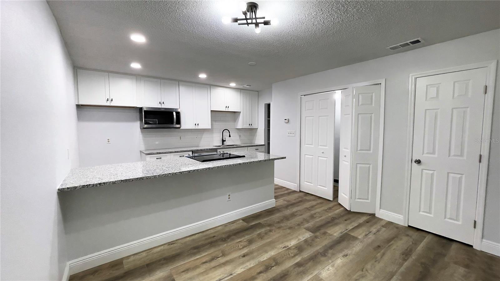 OAKLAND VILLAGE SEC 3 - Residential