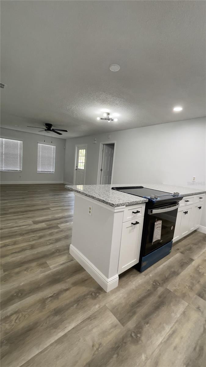 OAKLAND VILLAGE SEC 3 - Residential