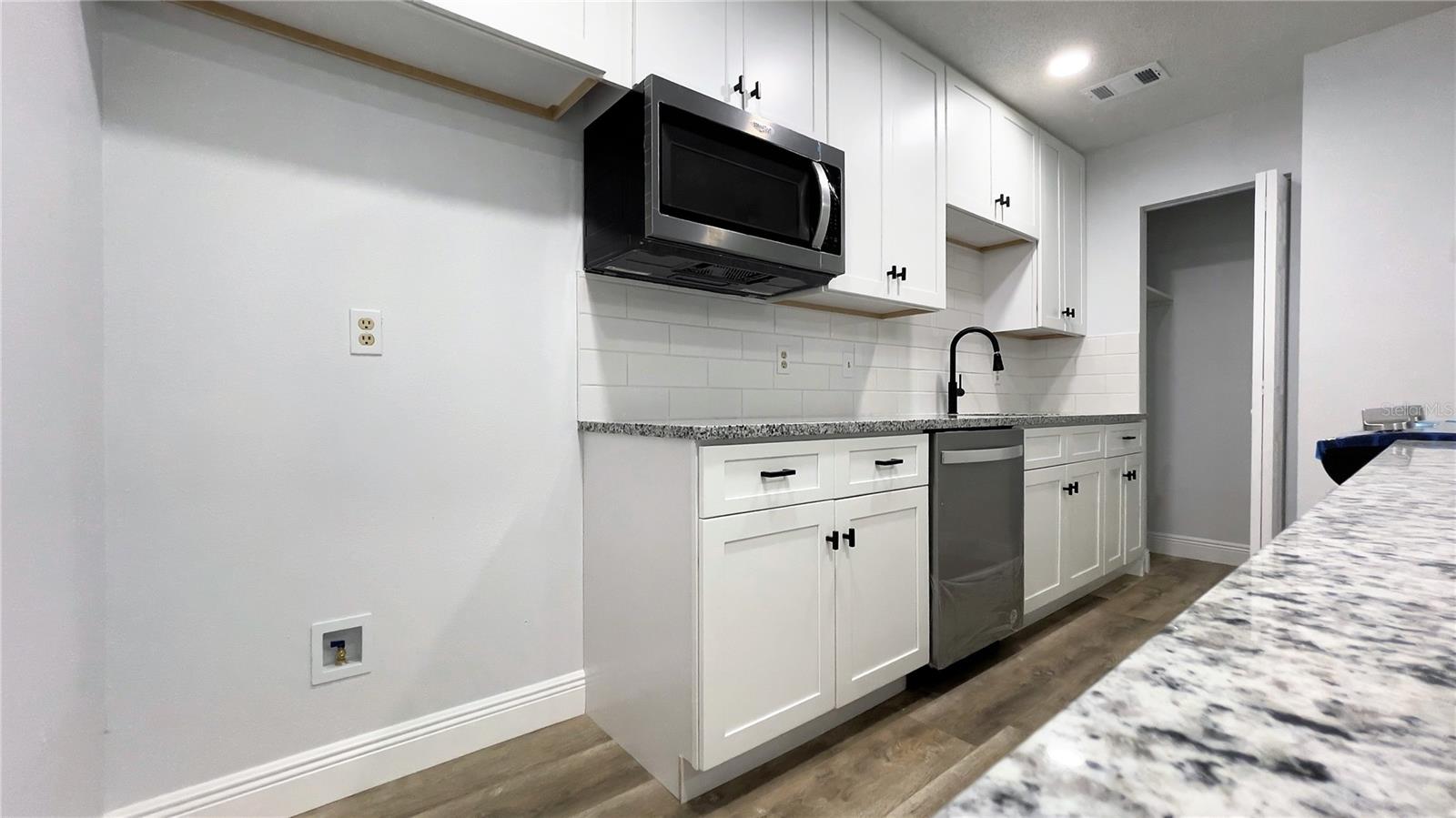 OAKLAND VILLAGE SEC 3 - Residential