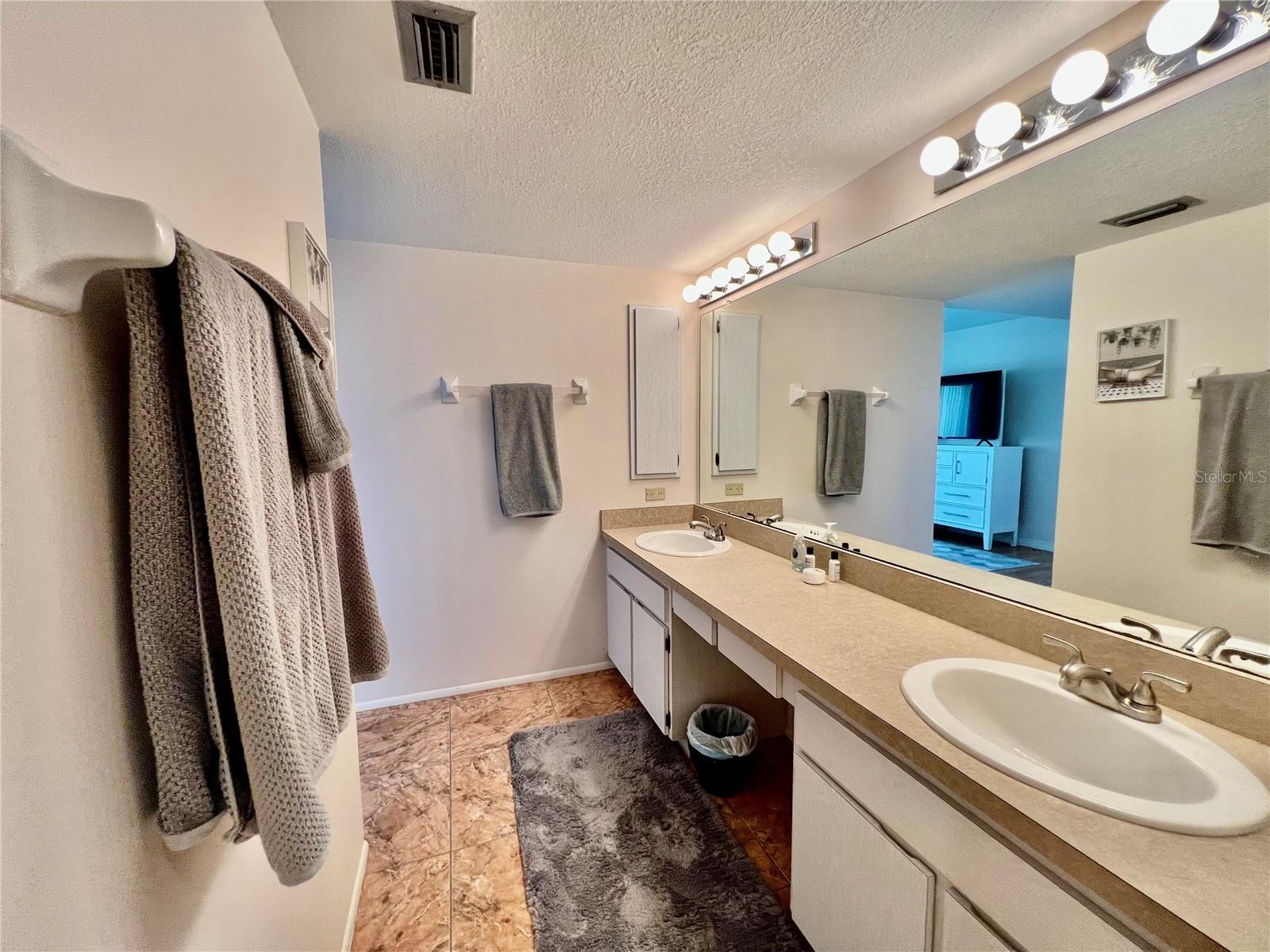 RUDDER CLUB CONDO - Residential Lease