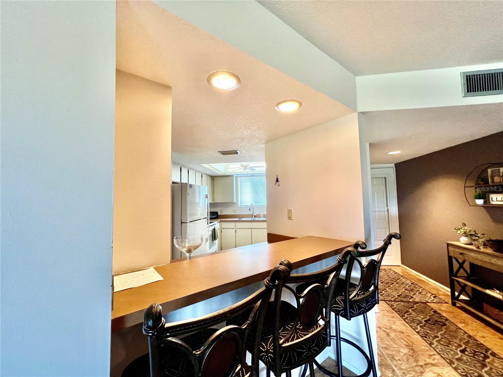 RUDDER CLUB CONDO - Residential Lease