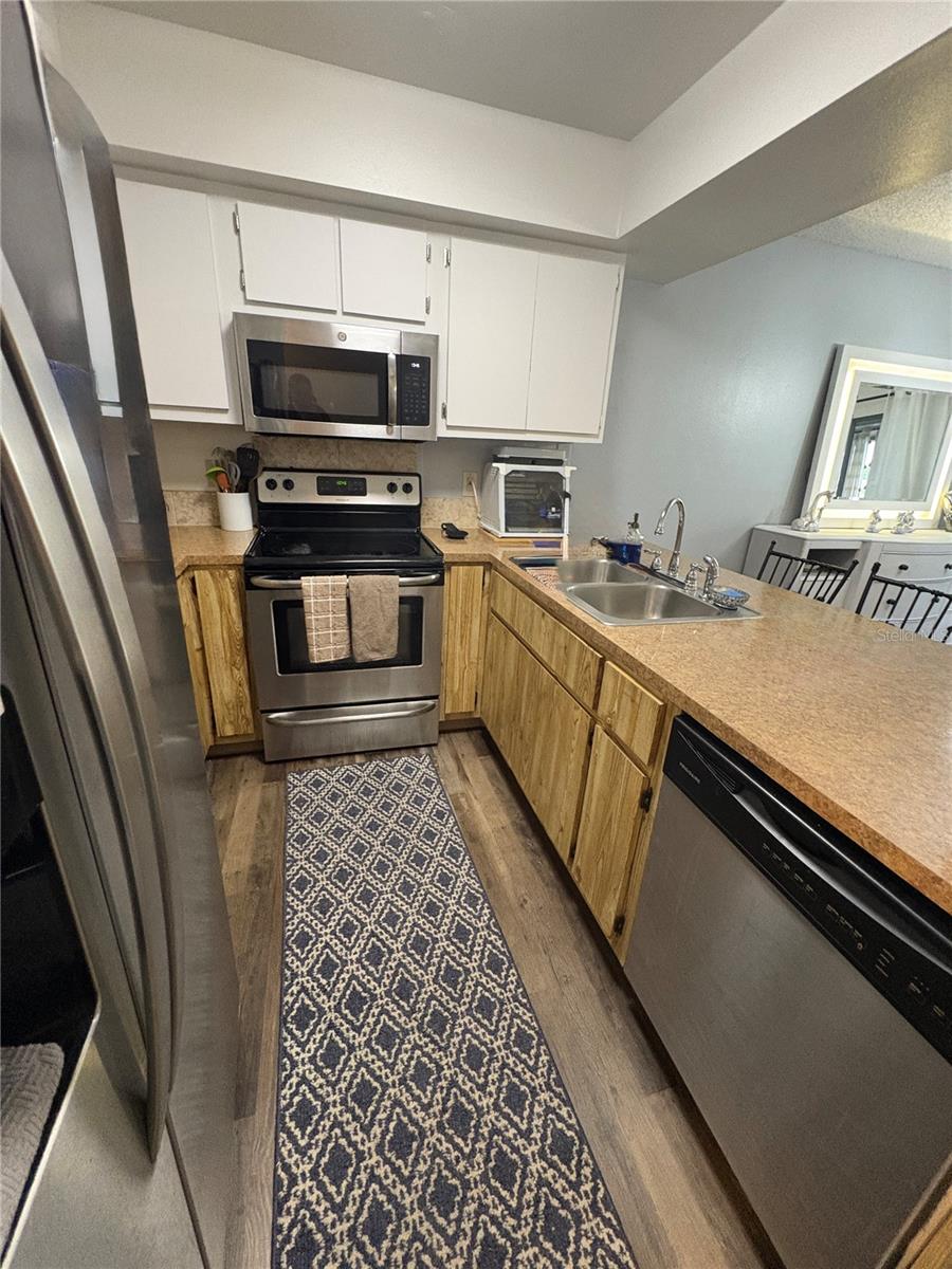 FOXMOOR VILLAGE CONDO - Residential