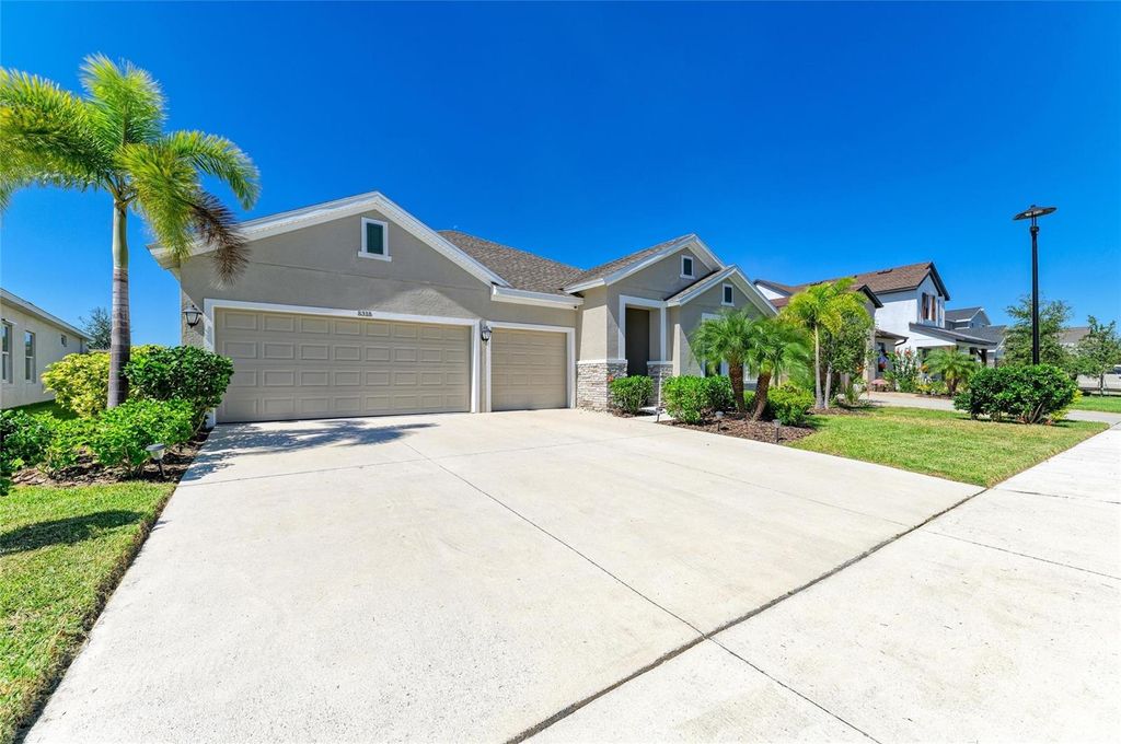 Photo of 8318 Abalone Loop, Parrish, FL 34219 (MLS # A4668543)