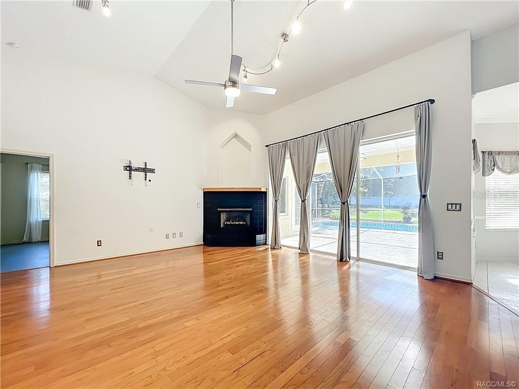 PINE RIDGE UNIT 03 - Residential