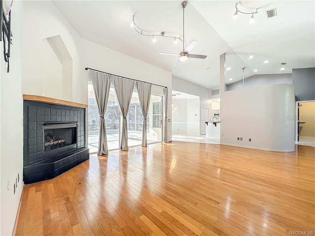 PINE RIDGE UNIT 03 - Residential