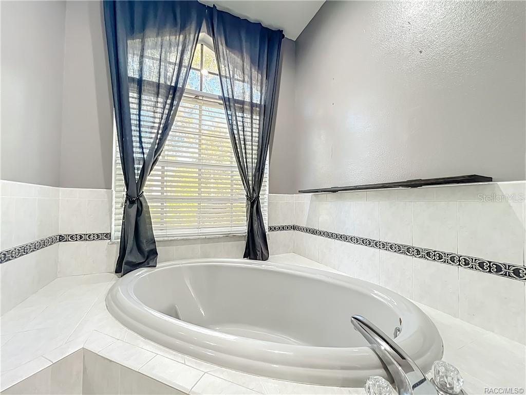 PINE RIDGE UNIT 03 - Residential