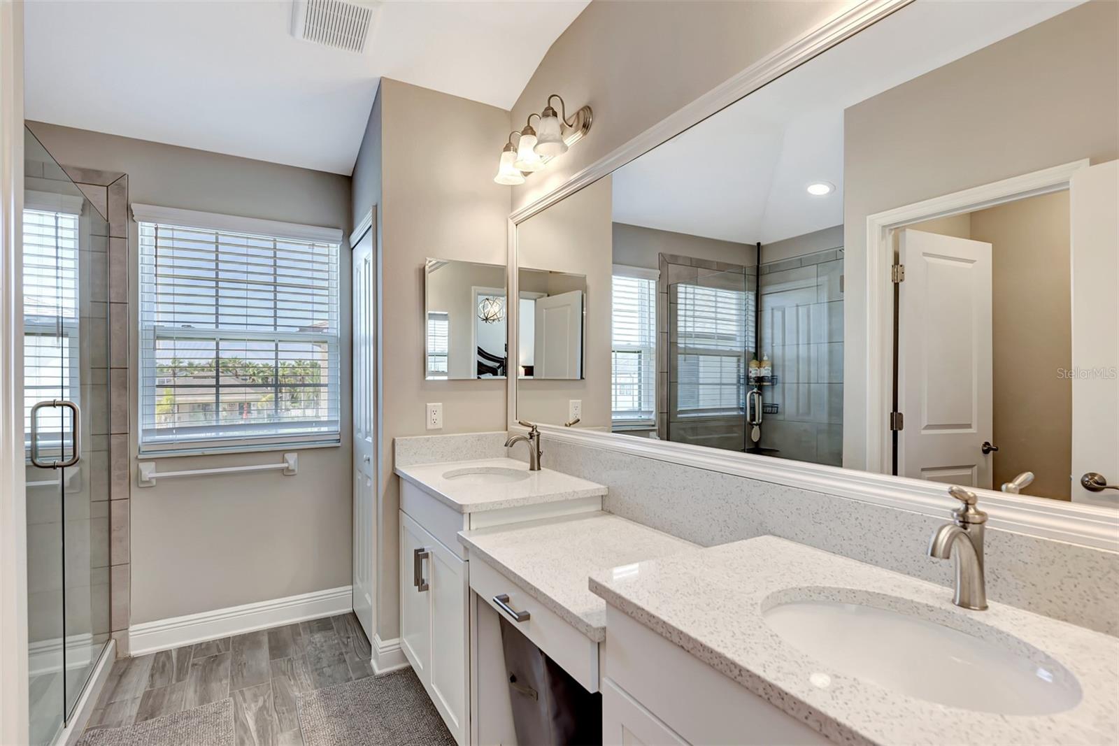 CREEKWOOD TWNHMS - Residential