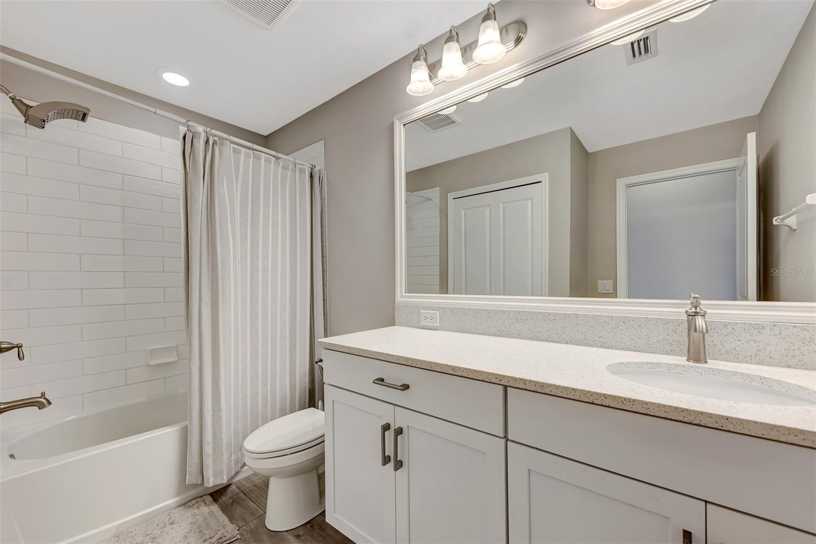 CREEKWOOD TWNHMS - Residential