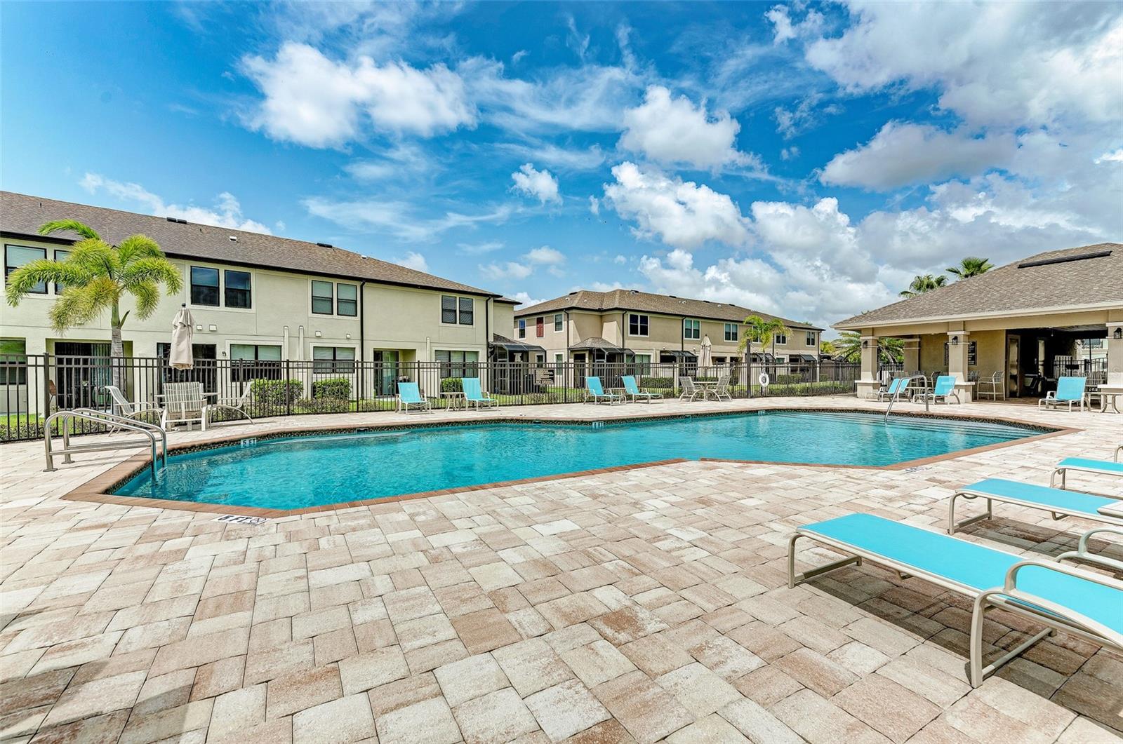 CREEKWOOD TWNHMS - Residential