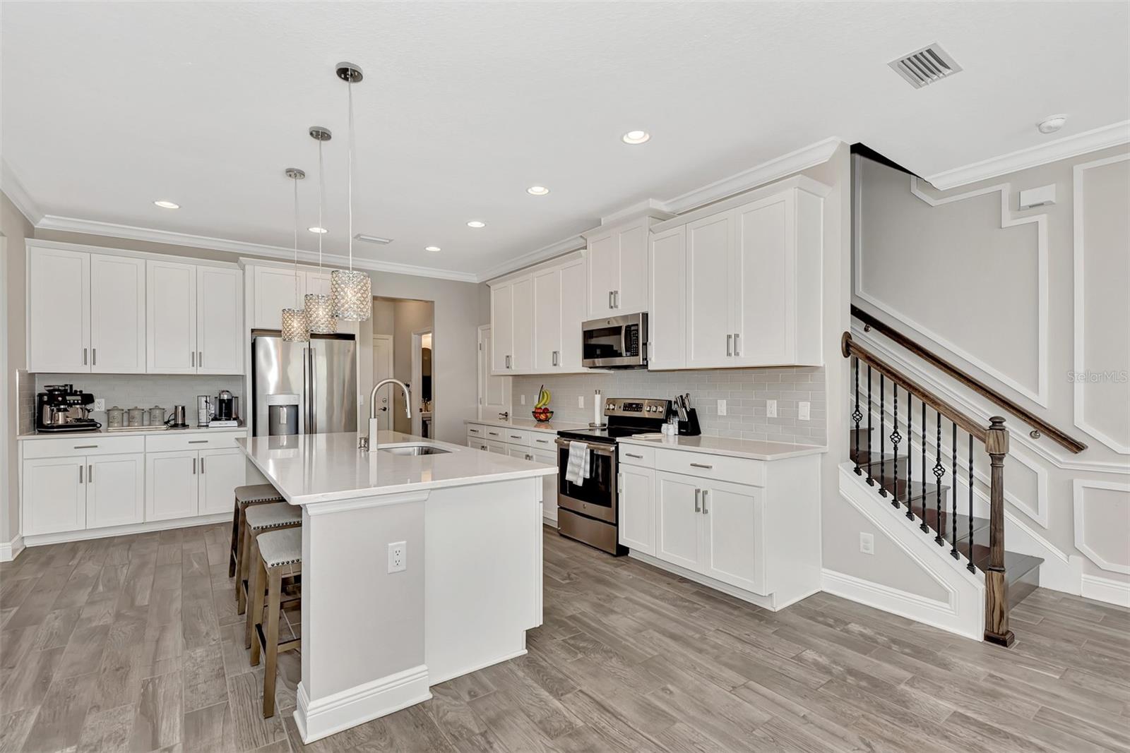 CREEKWOOD TWNHMS - Residential