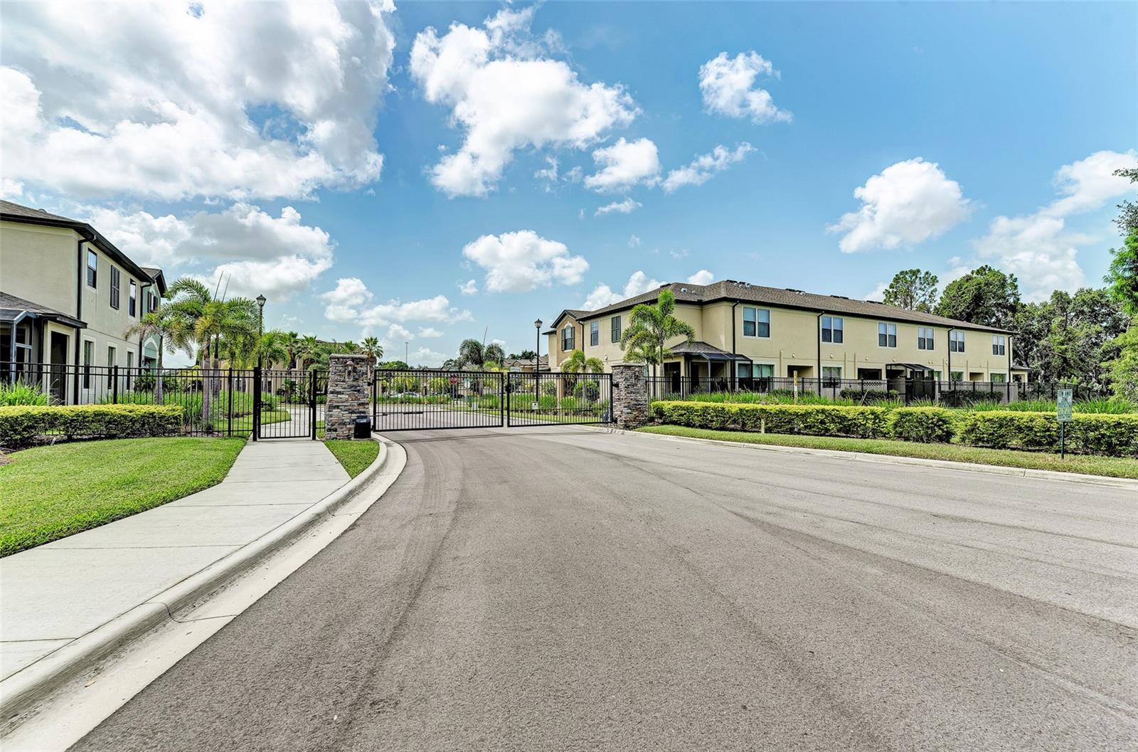 CREEKWOOD TWNHMS - Residential