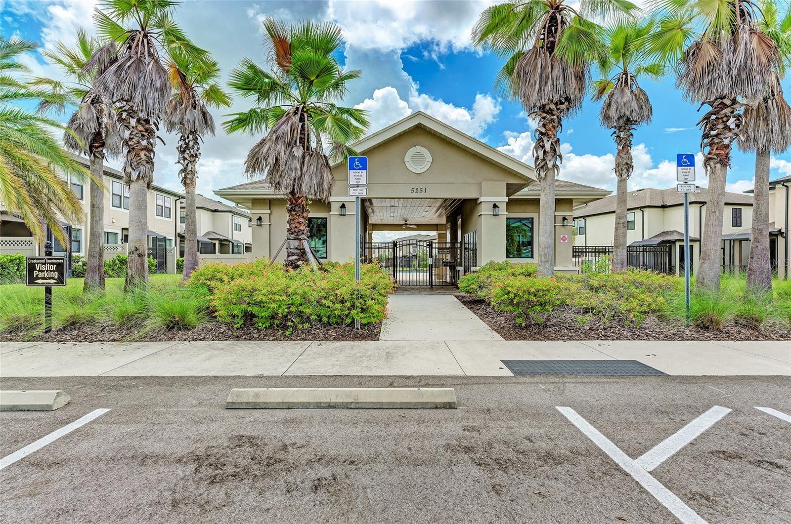 CREEKWOOD TWNHMS - Residential