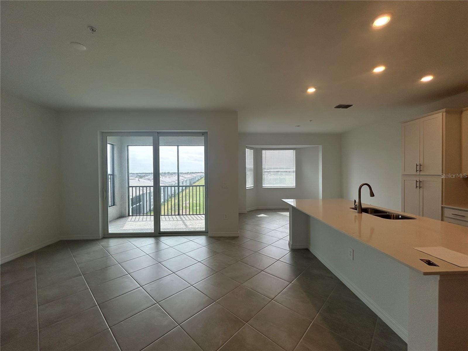 WELLEN PARK GOLF & COUNTRY CLUB - Residential Lease
