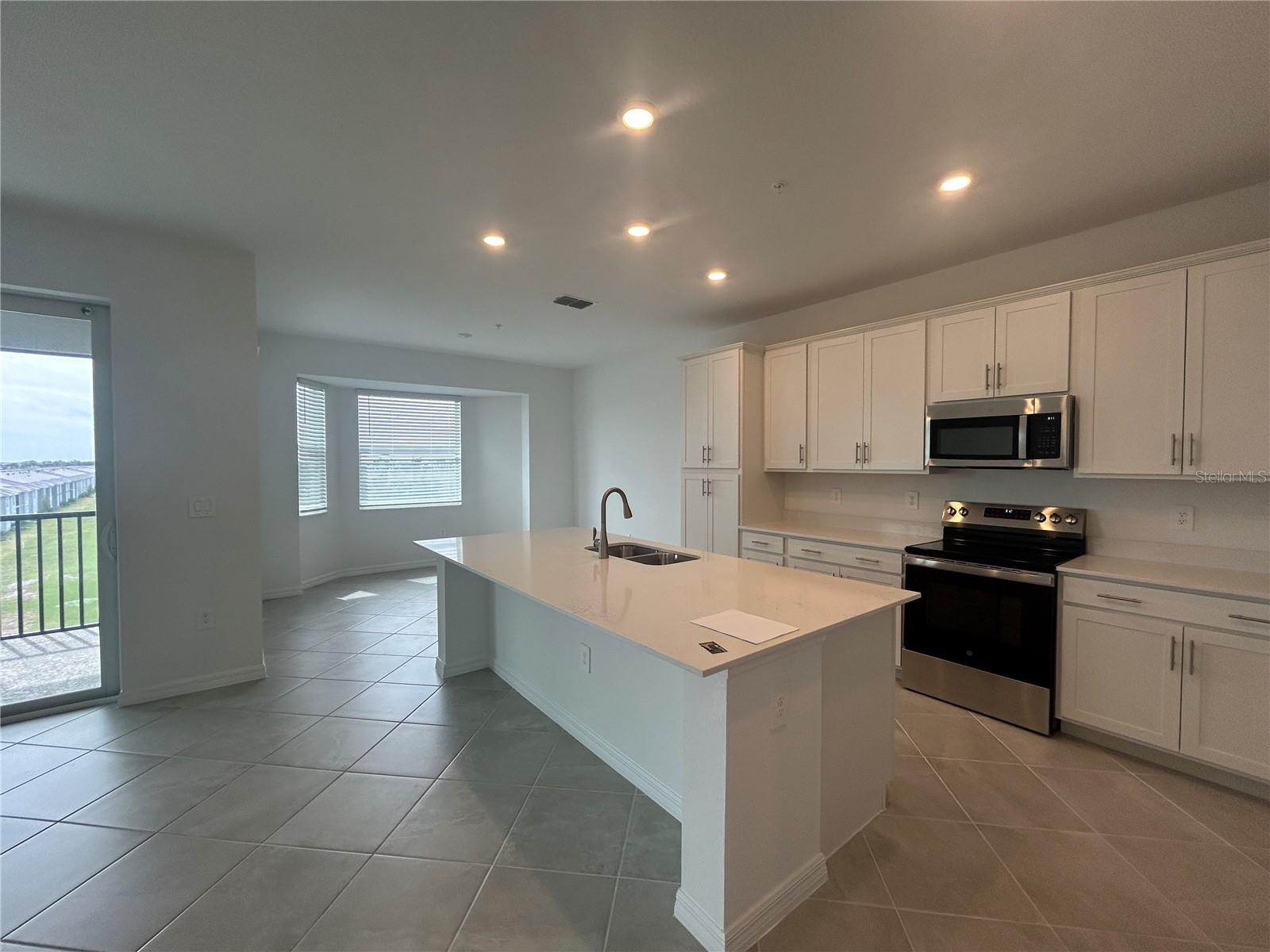 WELLEN PARK GOLF & COUNTRY CLUB - Residential Lease