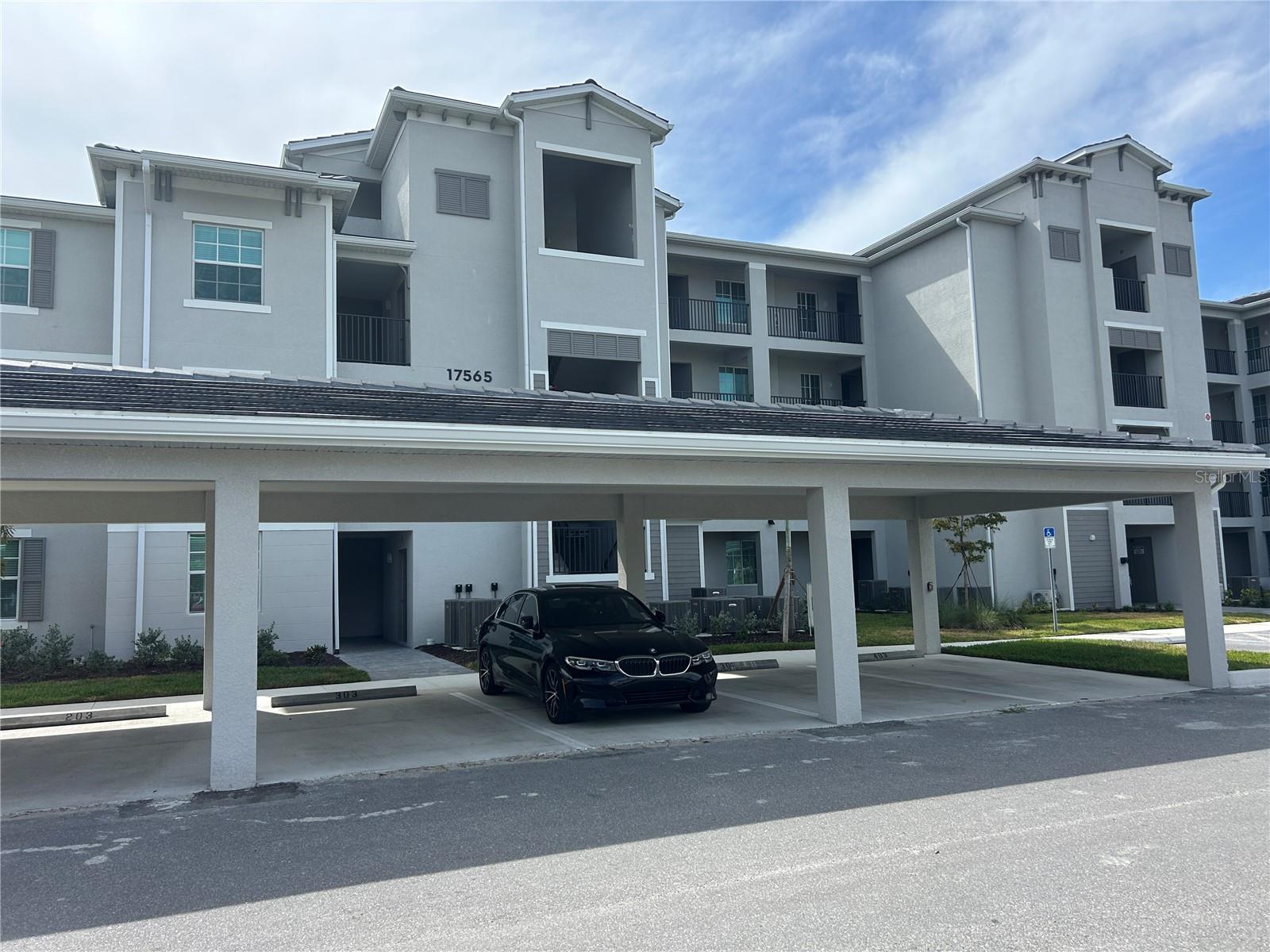 WELLEN PARK GOLF & COUNTRY CLUB - Residential Lease