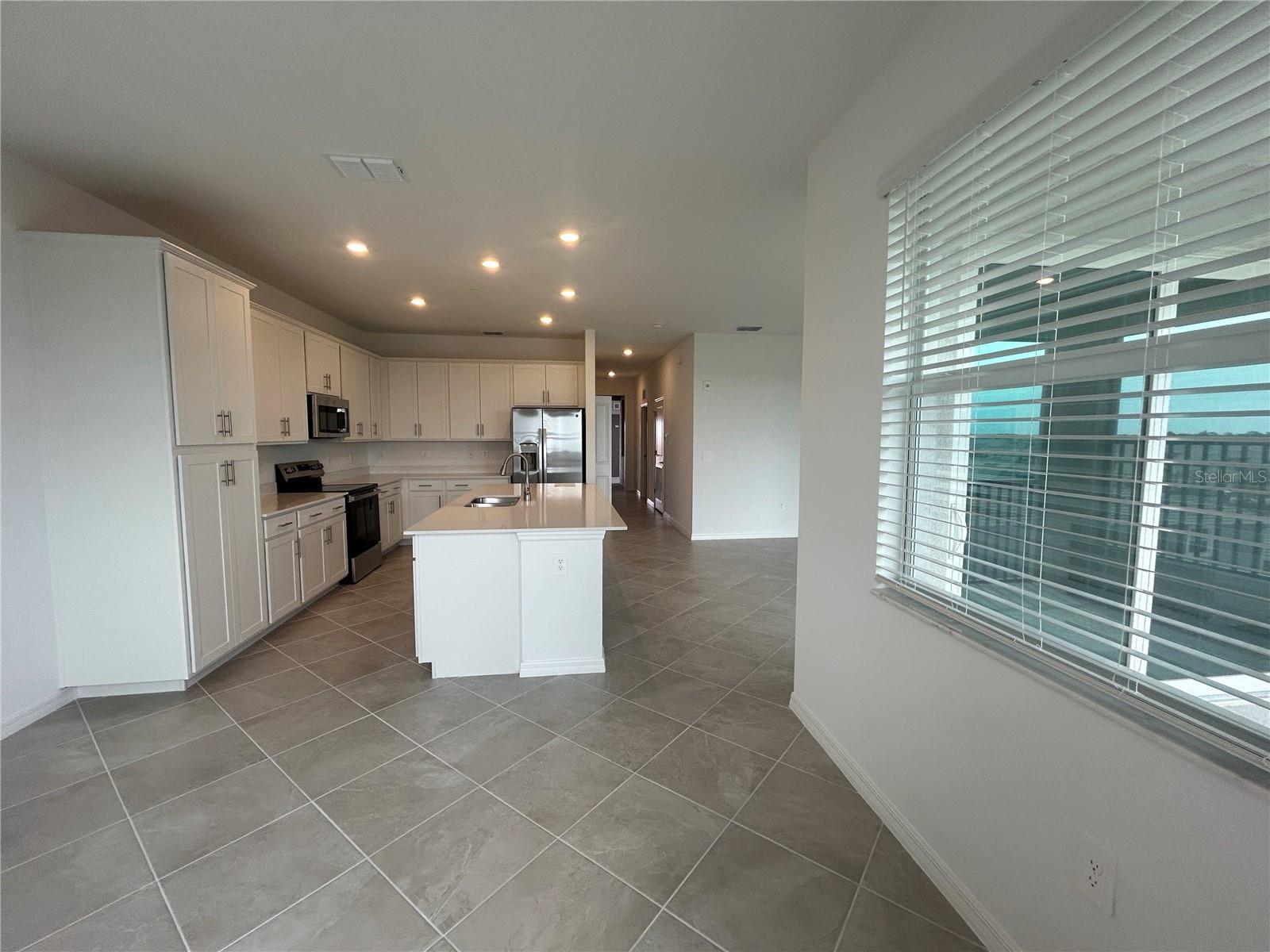 WELLEN PARK GOLF & COUNTRY CLUB - Residential Lease