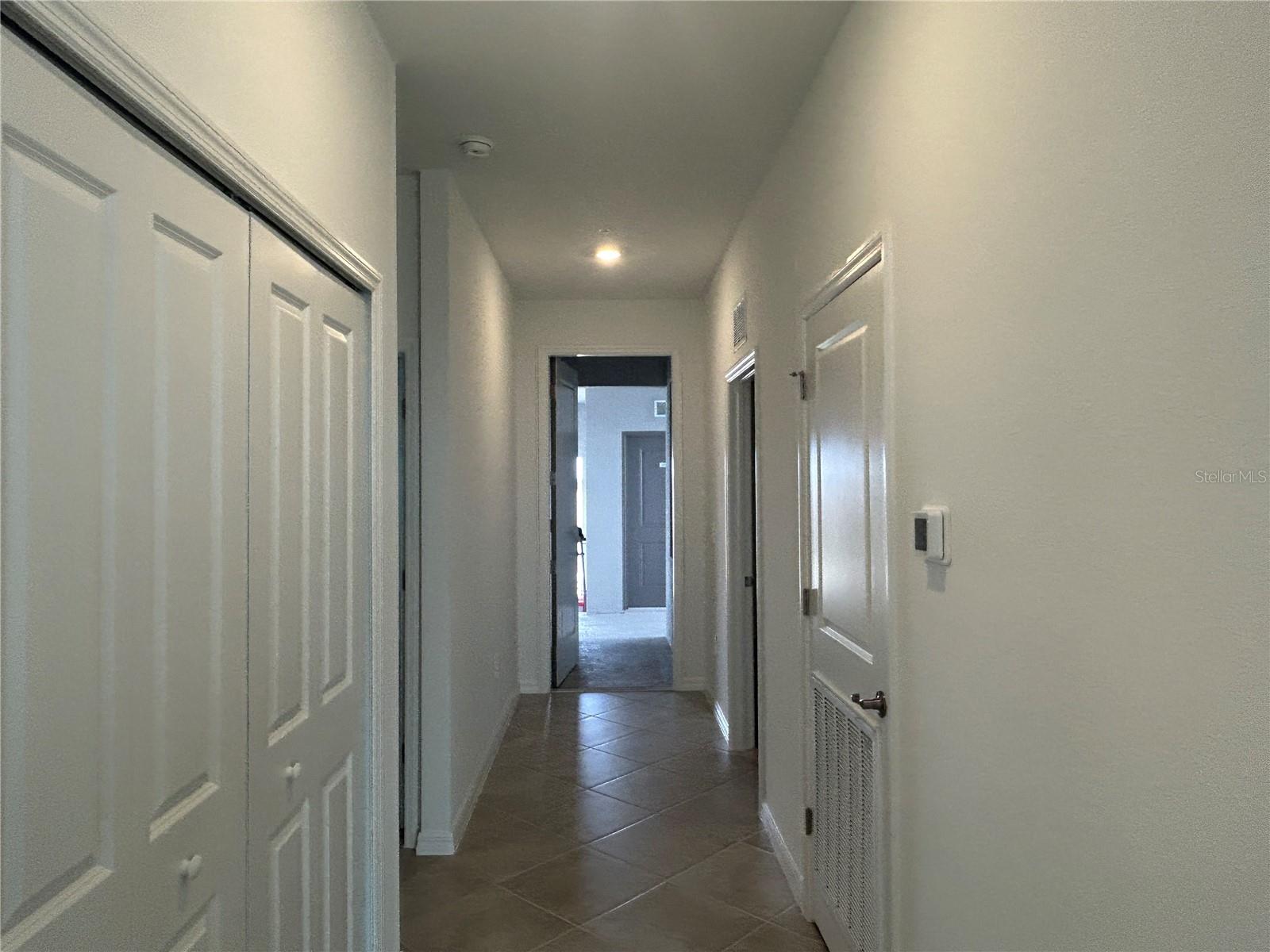 WELLEN PARK GOLF & COUNTRY CLUB - Residential Lease