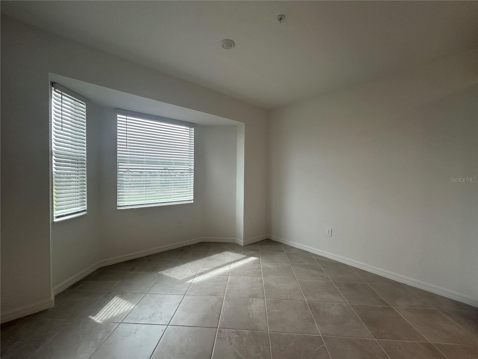 WELLEN PARK GOLF & COUNTRY CLUB - Residential Lease