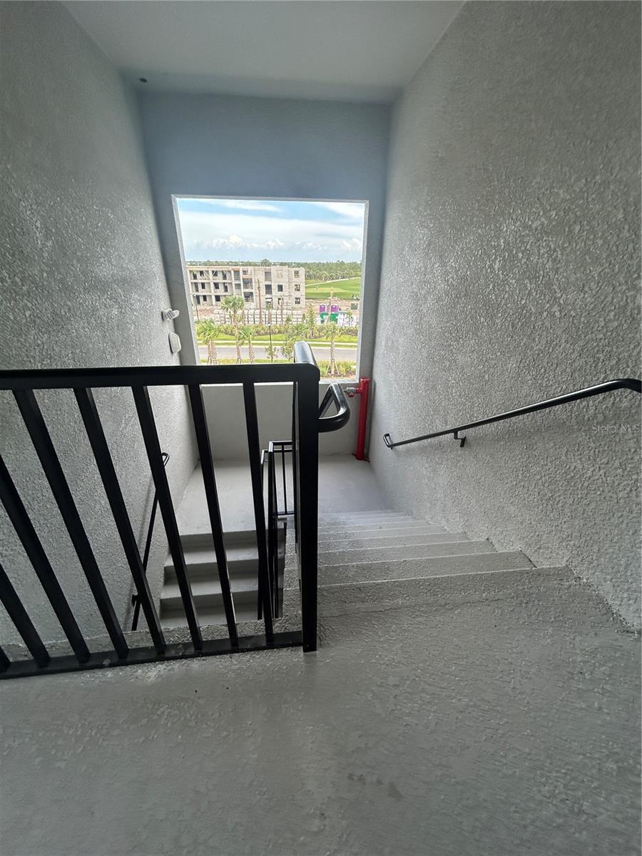 WELLEN PARK GOLF & COUNTRY CLUB - Residential Lease
