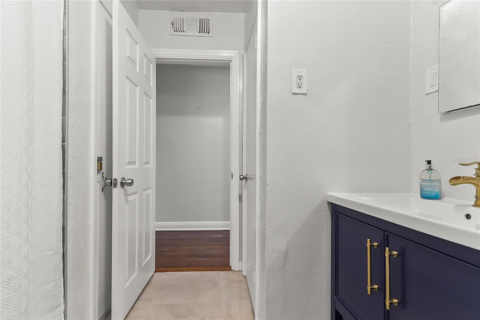 GRAND VIEW - Residential Lease