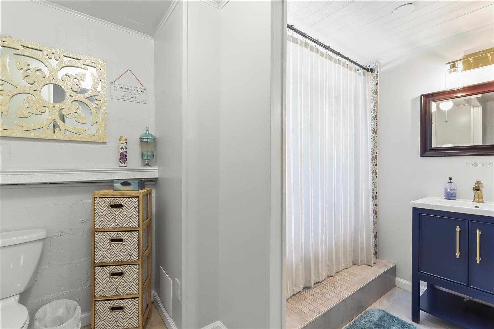 GRAND VIEW - Residential Lease