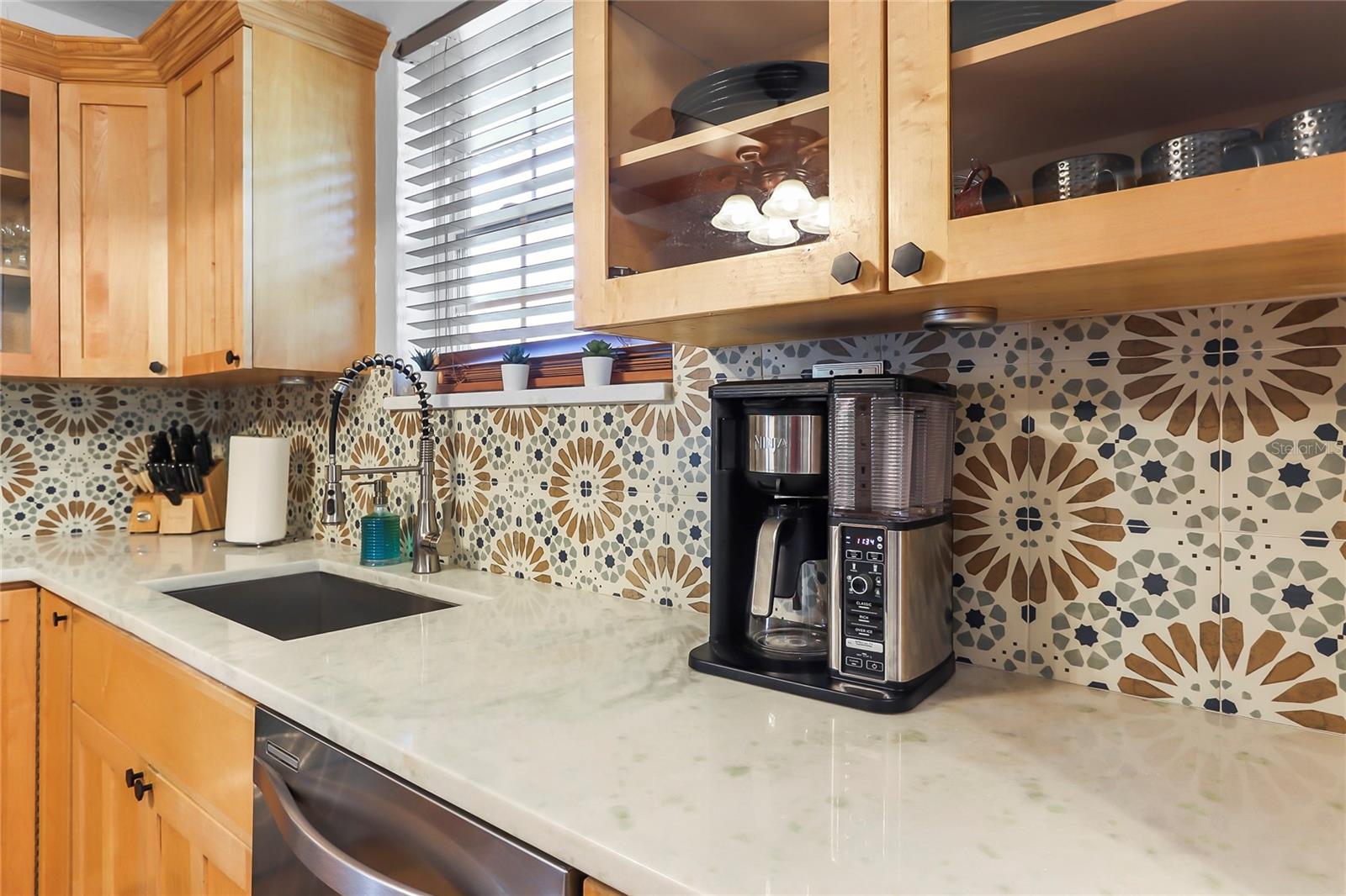 GRAND VIEW - Residential Lease