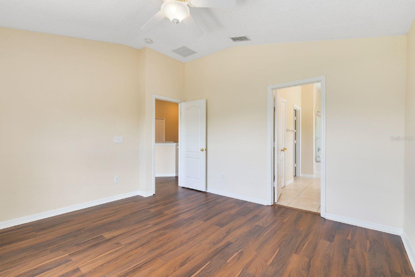 VILLAS/EAST PARK - Residential