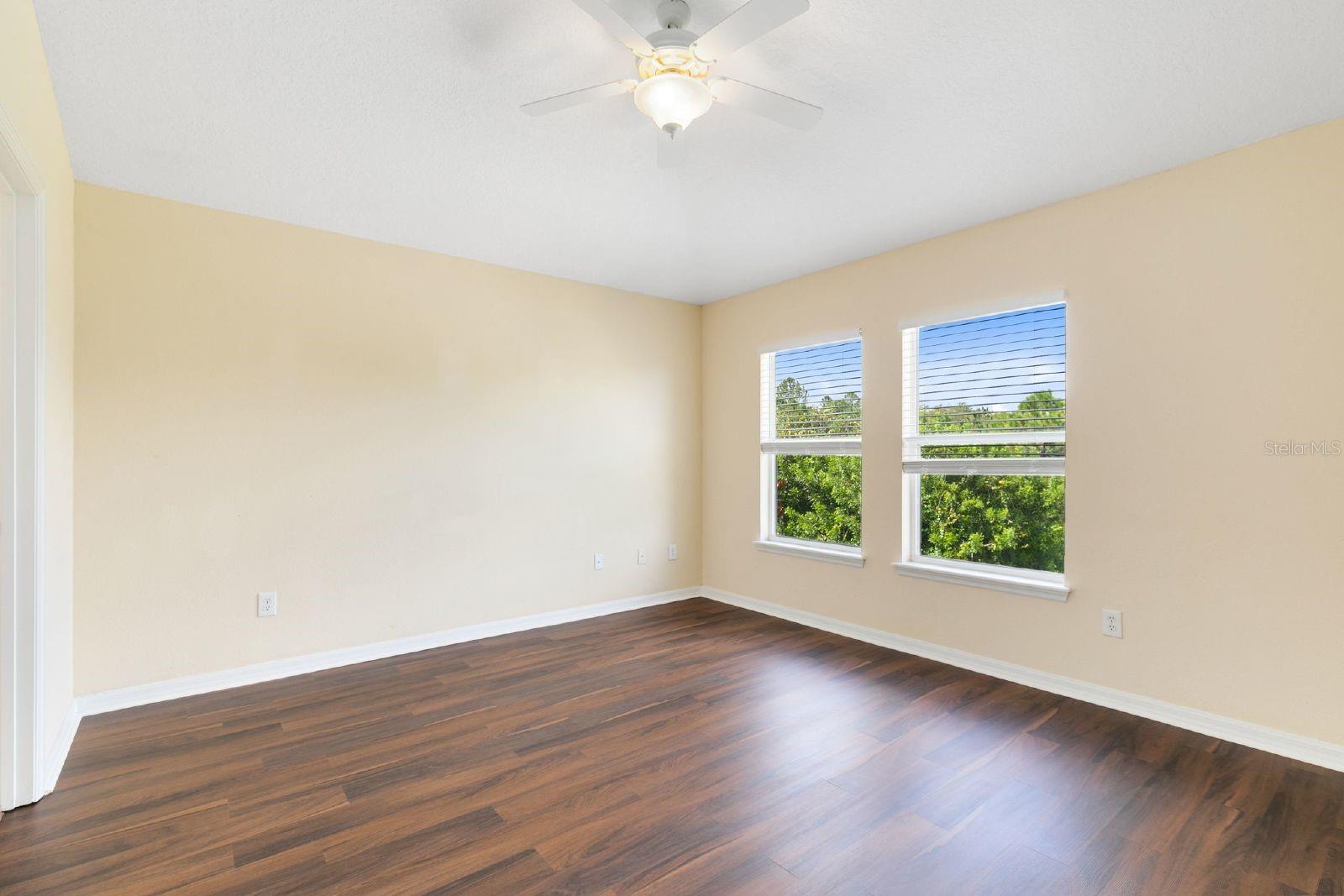 VILLAS/EAST PARK - Residential