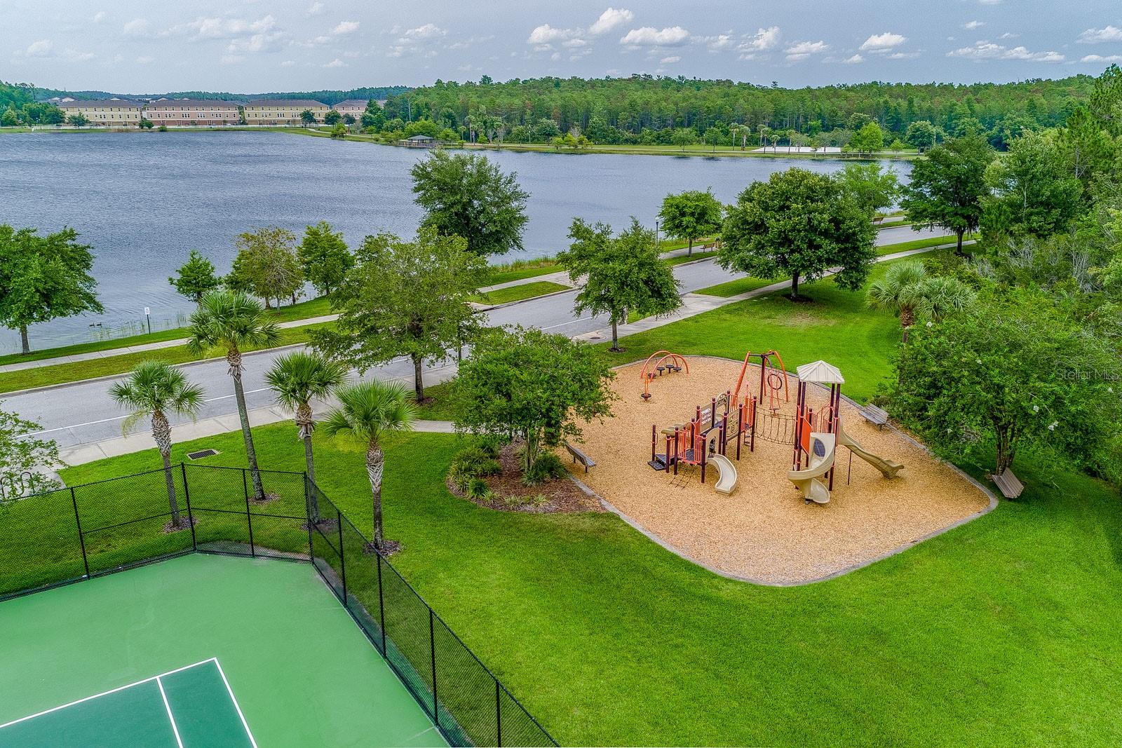 VILLAS/EAST PARK - Residential