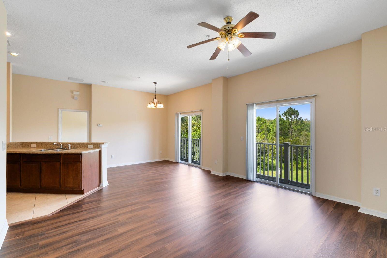 VILLAS/EAST PARK - Residential