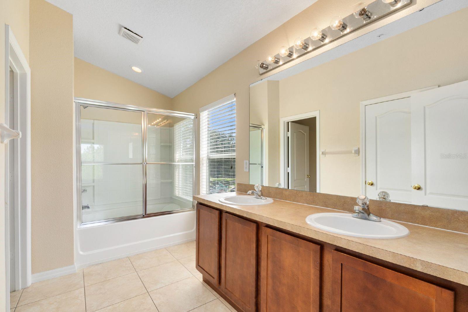 VILLAS/EAST PARK - Residential