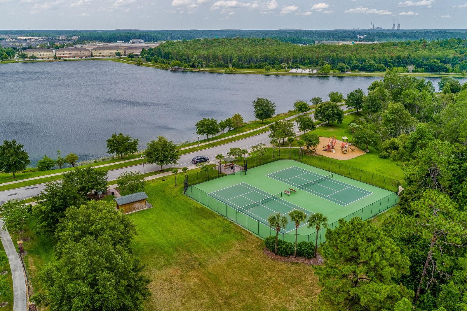VILLAS/EAST PARK - Residential