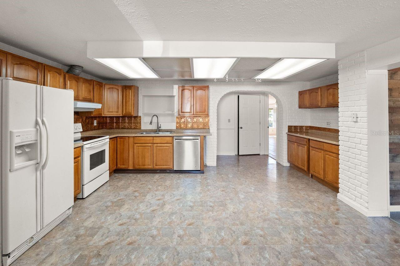 PORT RICHEY LAND CO - Residential