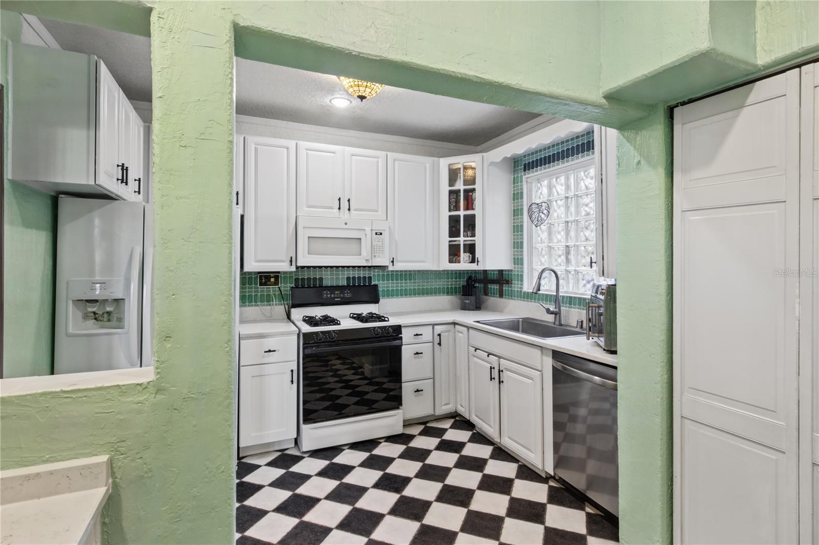 530 S 7TH STREET