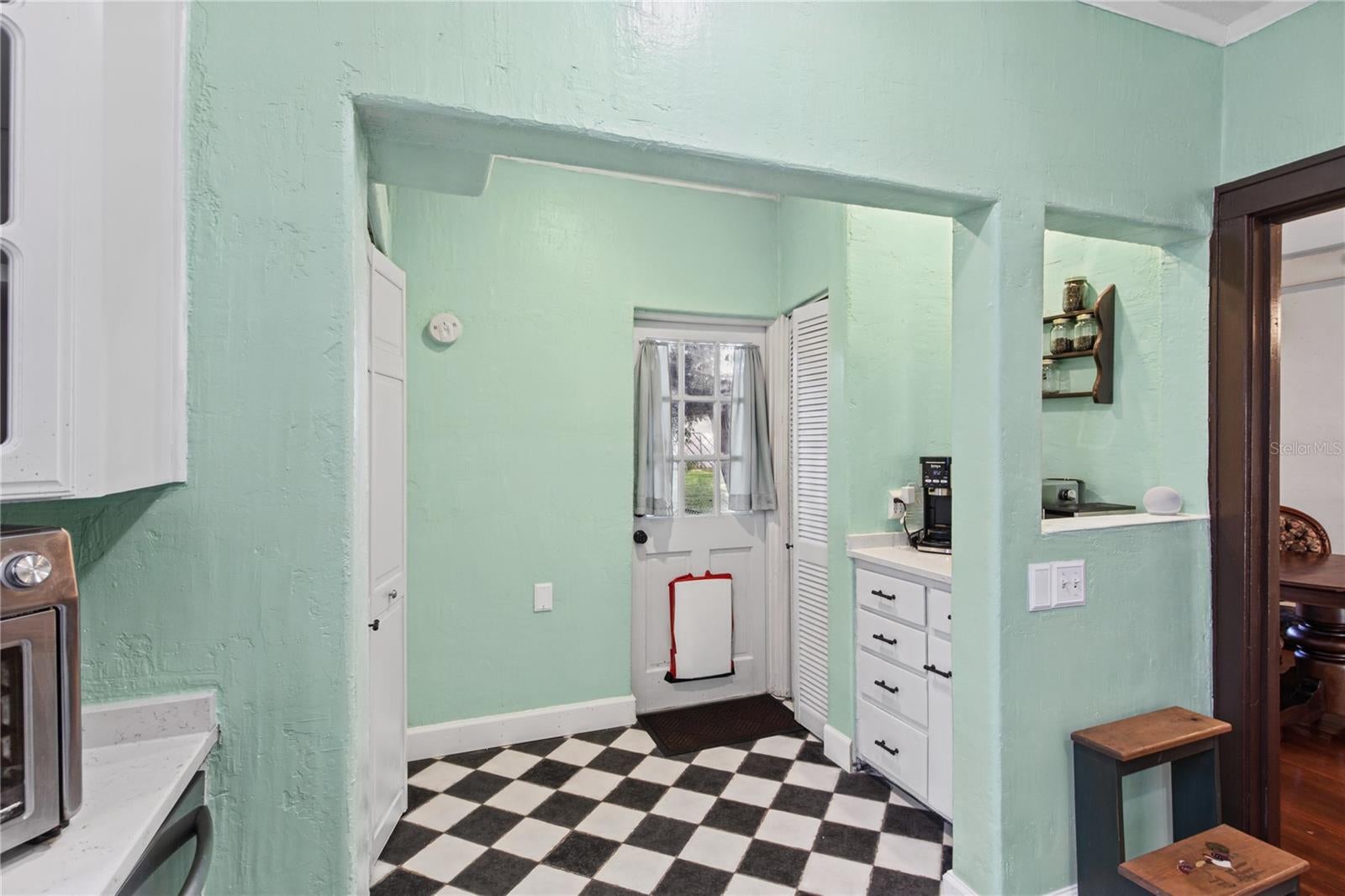 530 S 7TH STREET