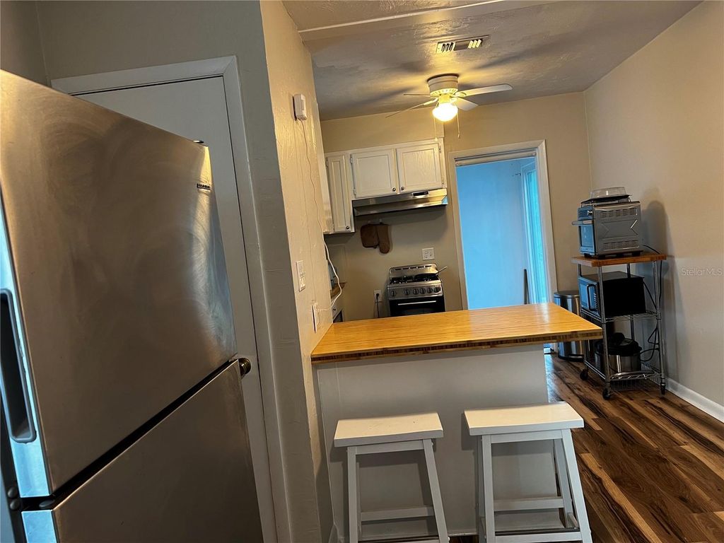 Photo of 208 NE 18th Street, Gainesville, FL 32641 (MLS # GC539076)